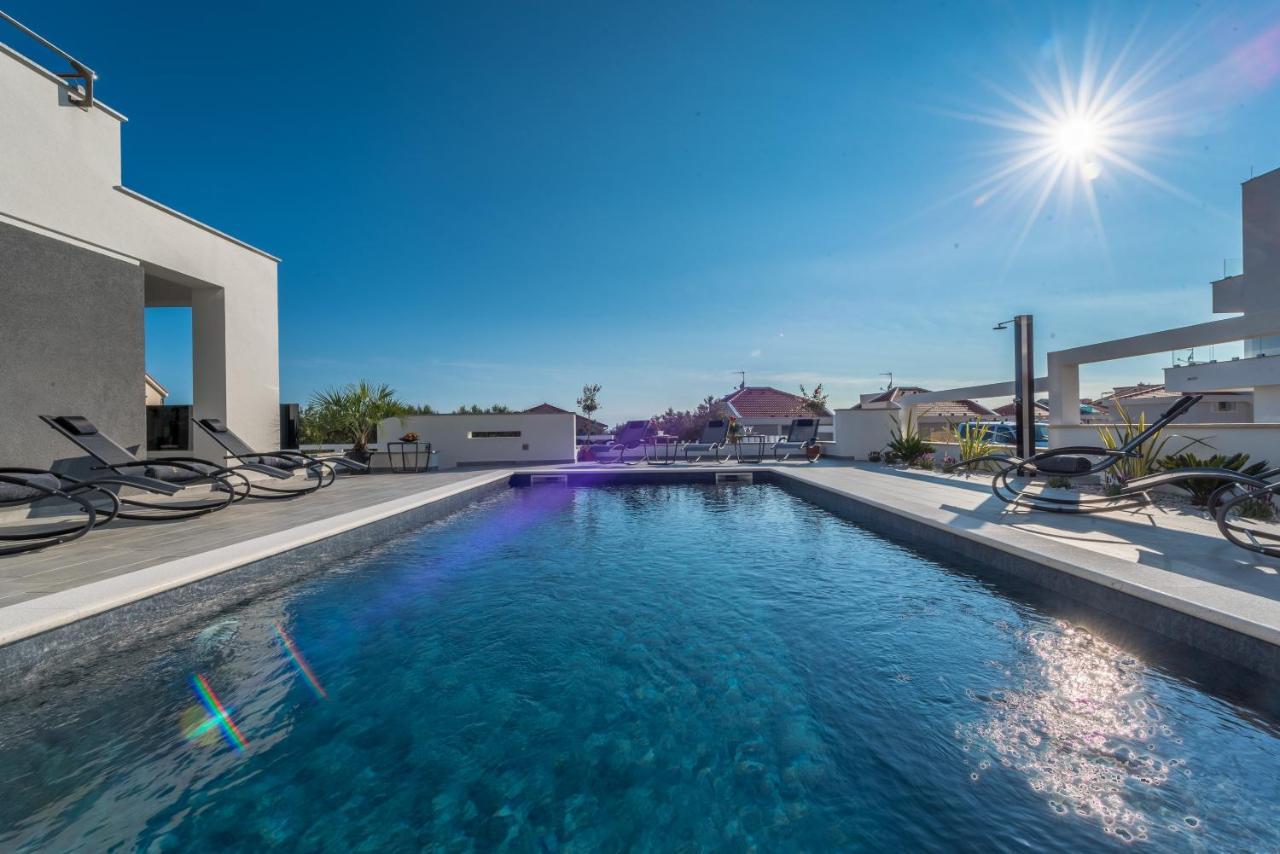 Villa Magnifica Apartments With Pool Novalja Exterior photo