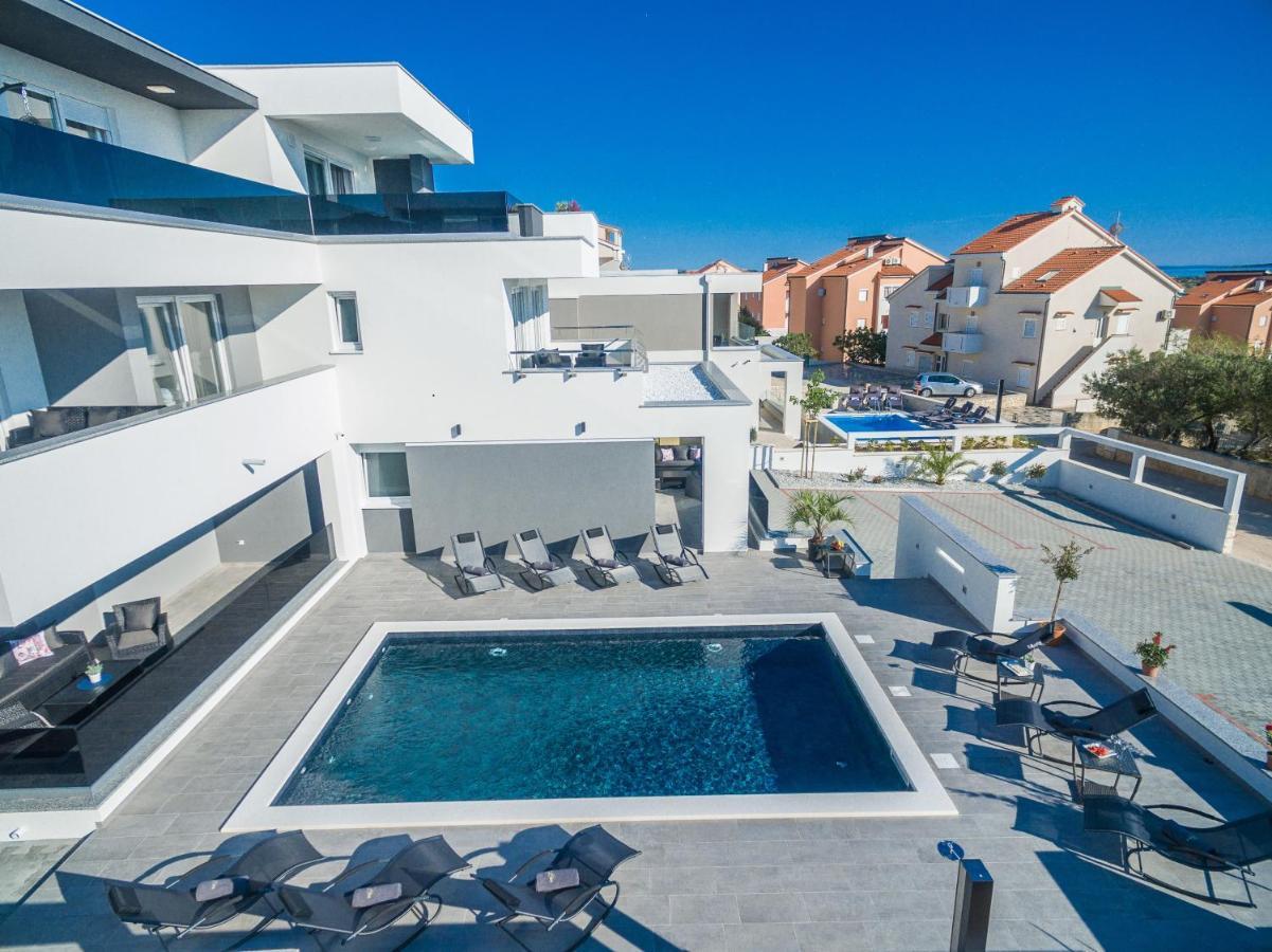 Villa Magnifica Apartments With Pool Novalja Exterior photo