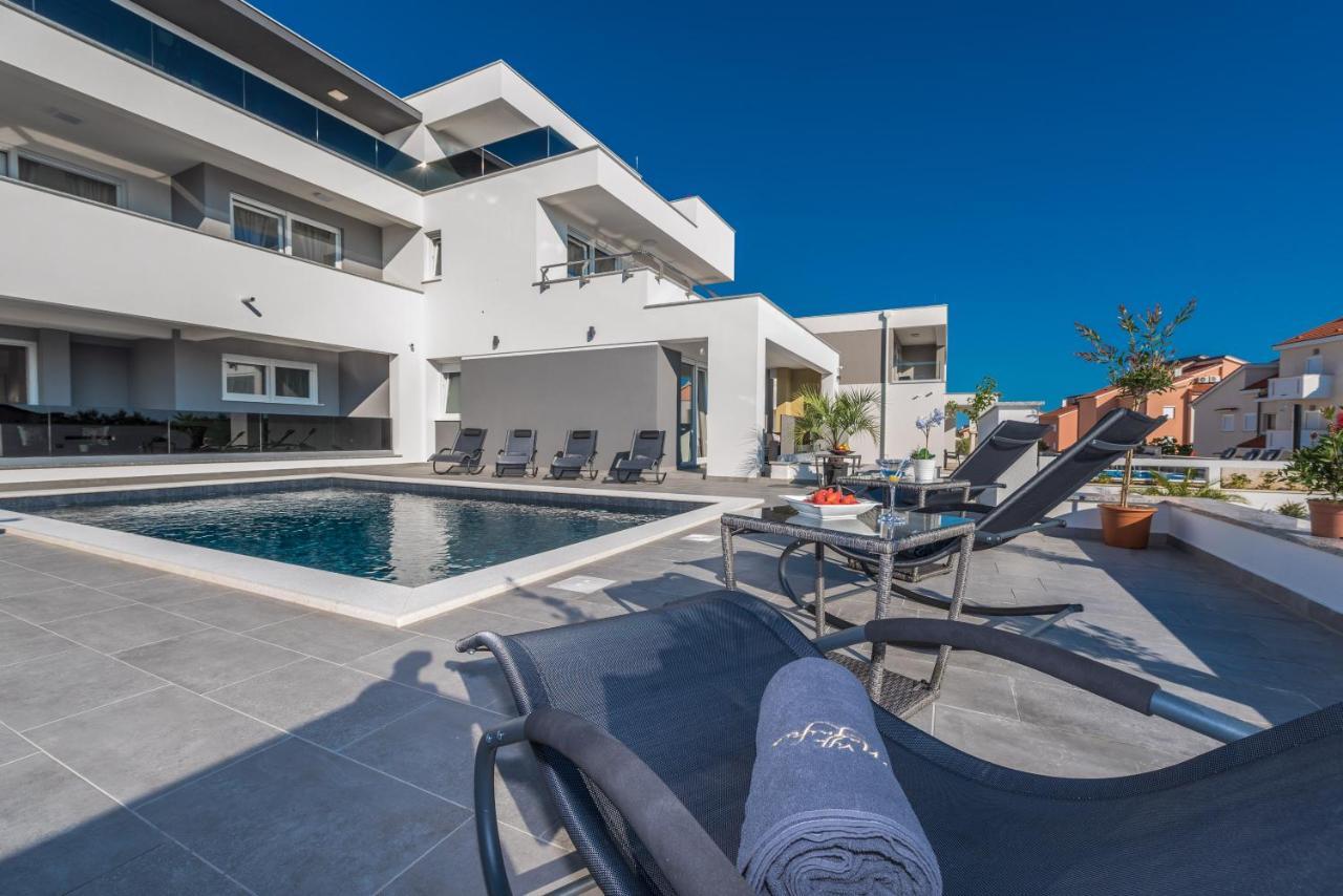 Villa Magnifica Apartments With Pool Novalja Exterior photo