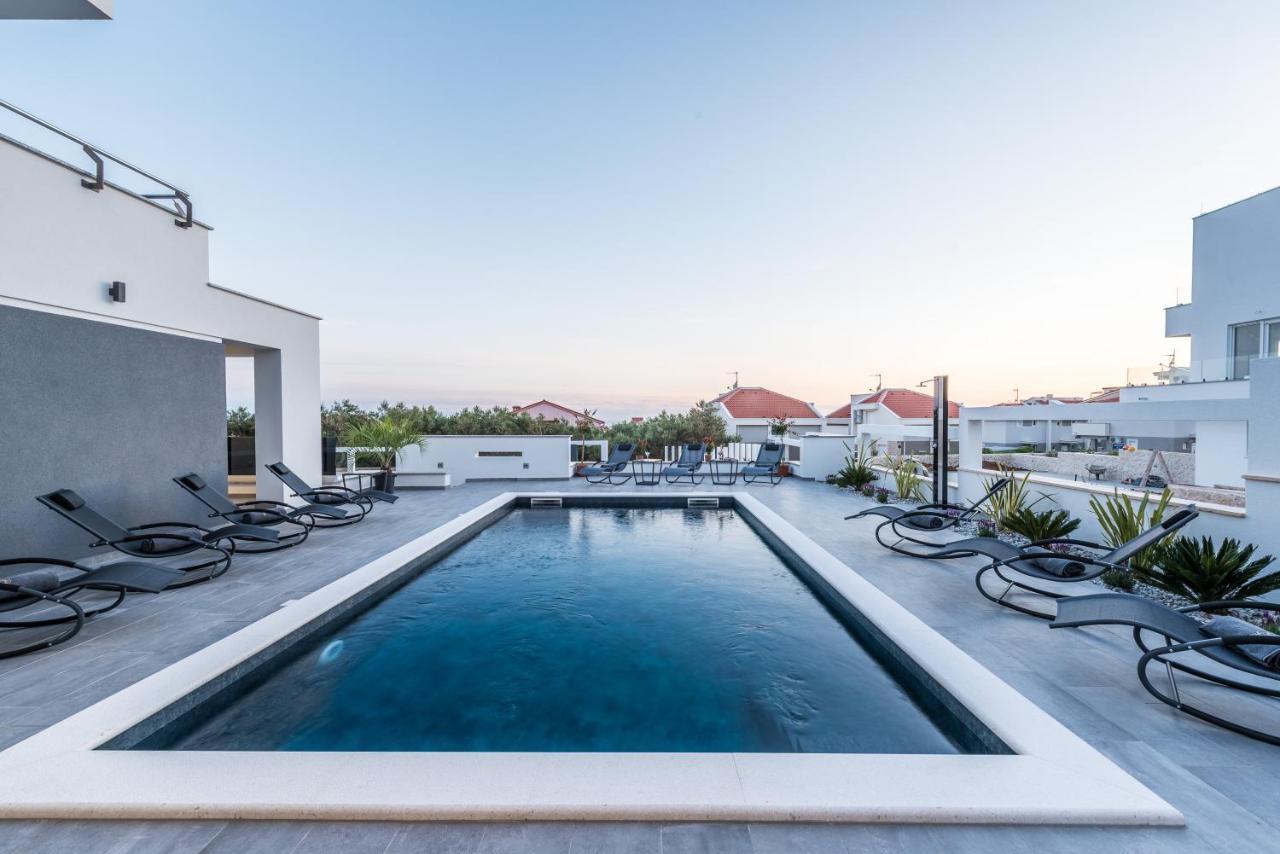 Villa Magnifica Apartments With Pool Novalja Exterior photo