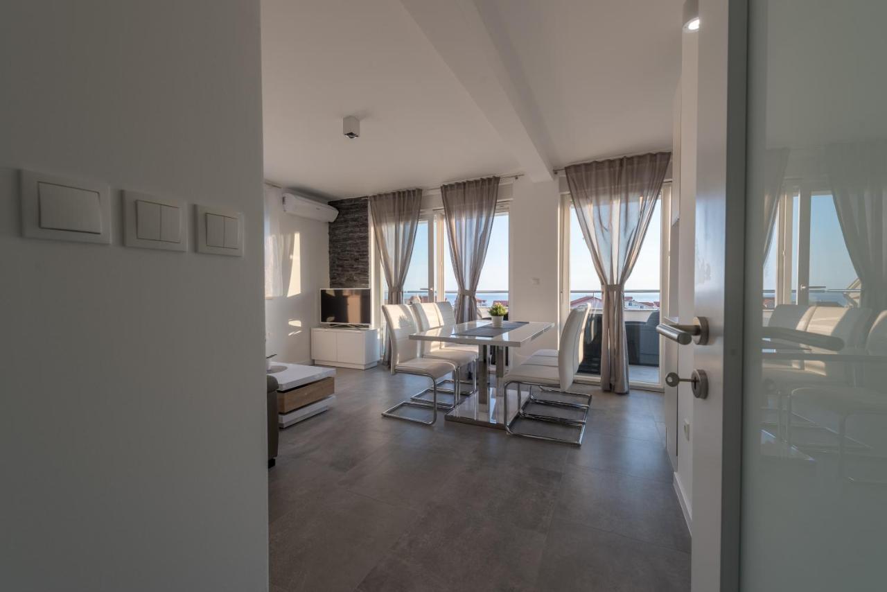 Villa Magnifica Apartments With Pool Novalja Exterior photo
