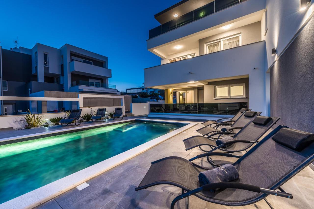 Villa Magnifica Apartments With Pool Novalja Exterior photo