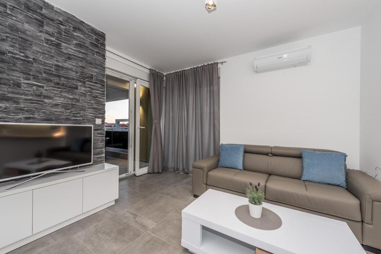 Villa Magnifica Apartments With Pool Novalja Exterior photo