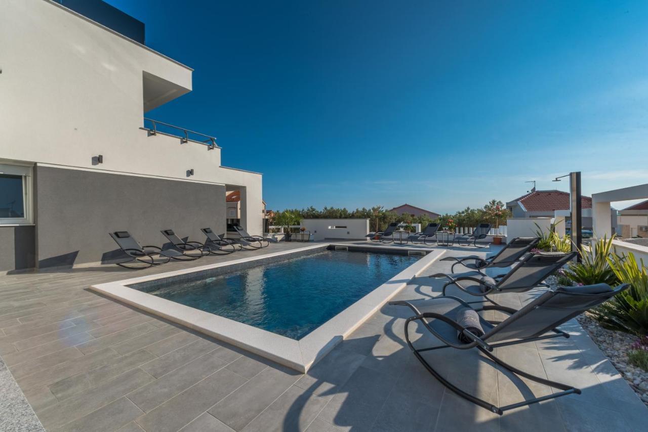 Villa Magnifica Apartments With Pool Novalja Exterior photo